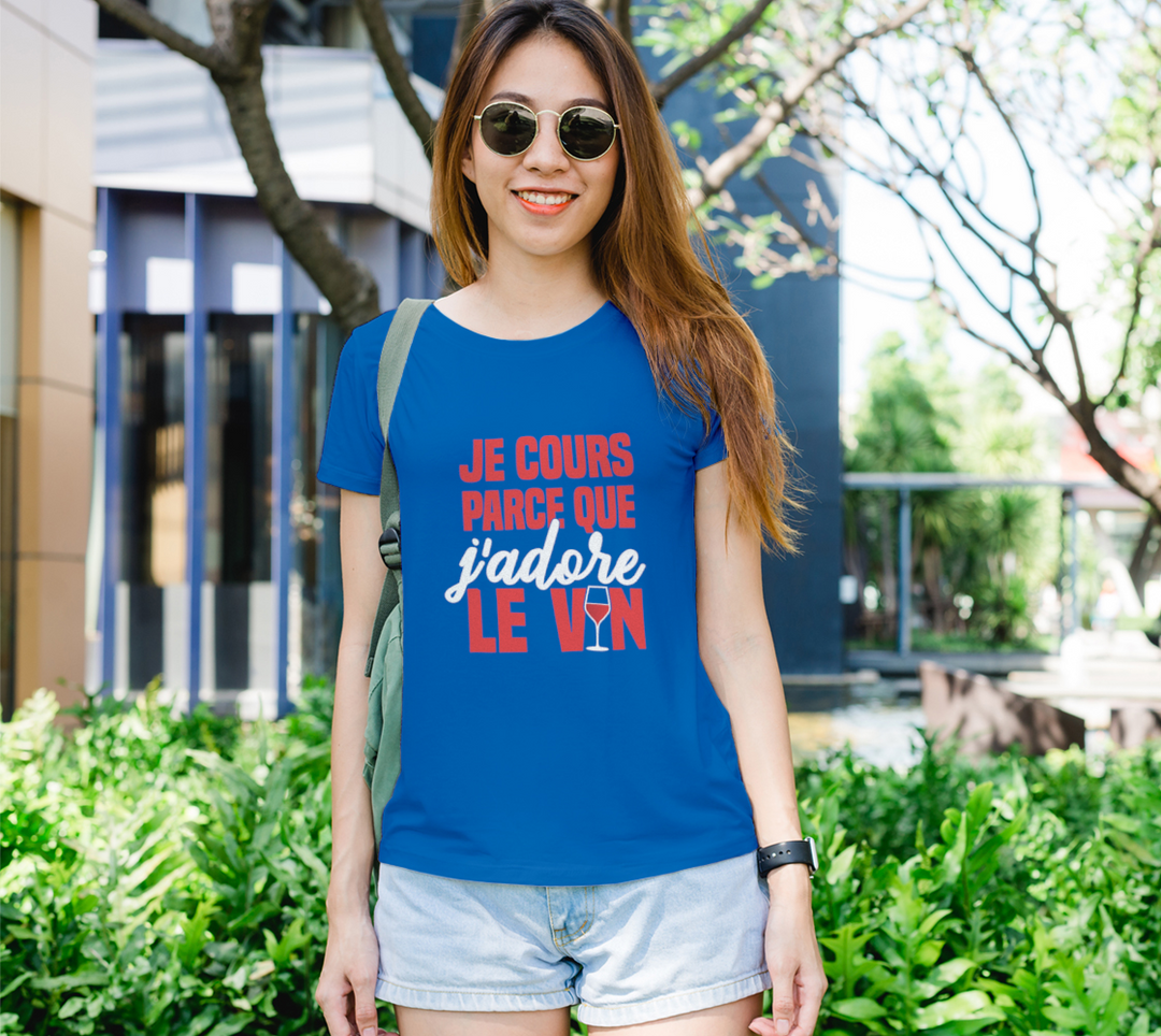 T-shirt je cours parce que j’adore le vin Bleu