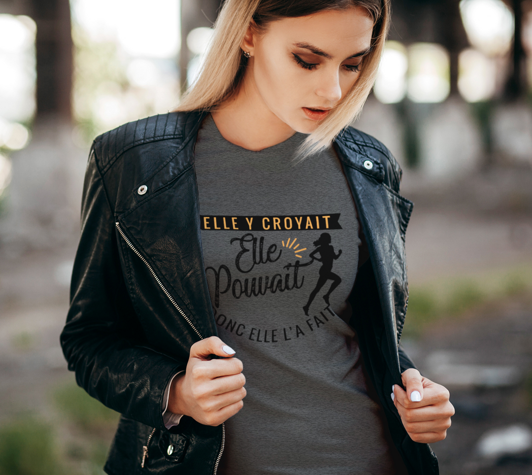 T-shirt elle y croyait elle pouvait donc elle l’a fait Gris