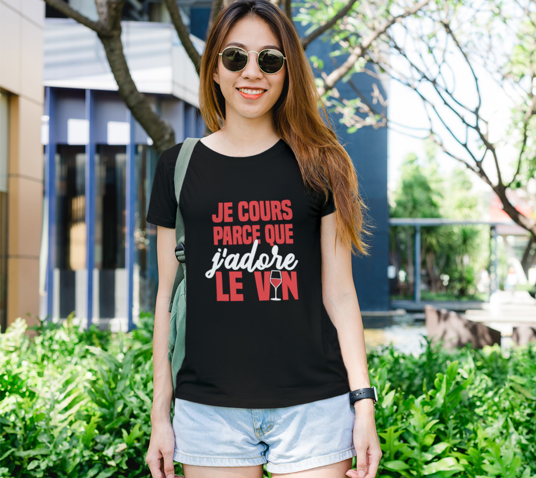 T-shirt je cours parce que j’adore le vin Noir