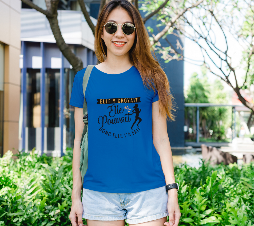 T-shirt elle y croyait elle pouvait donc elle l’a fait Bleu